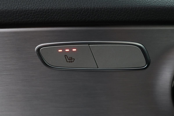 Mercedes-Benz C-Klasse 160 AMG Limited | Camera | Stoelverwarming | Full LED | Navigatie | Park Assist | Half leder | Bluetooth