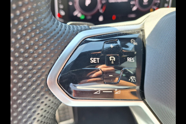 Volkswagen Tiguan 1.4 TSI eHybrid R-Line Business+ Plug in Hybrid | PHEV | Navi | Stoel/Stuur Verwarming | IQ Light | Virtual Cockpit | Lane Assist | Adaptive Cruise | Carplay |