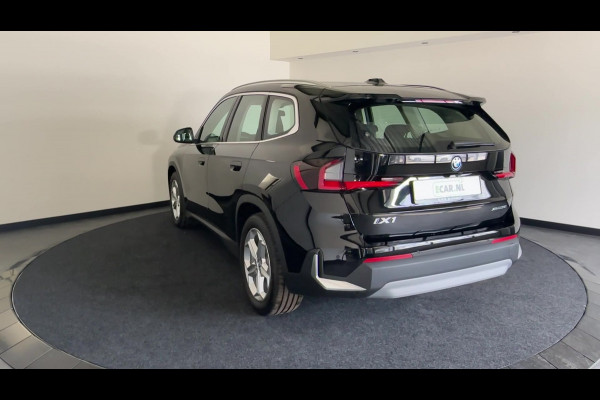 BMW iX1 xDrive30 Launch Edition | Comfort Pack Harman Kardon | Premium Pack | 18" LMV | LED | € 485,- per maand | 6.000 km GRATIS laden*