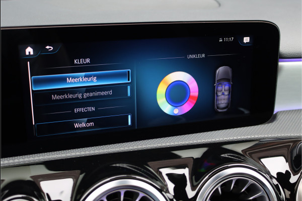 Mercedes-Benz A-Klasse 180 d AMG Line Aut8 | Panoramadak | Camera | Widescreen | Sfeerverlichting | Augmented Reality | Zitcomfortpakket | Apple Carplay/Android Auto |