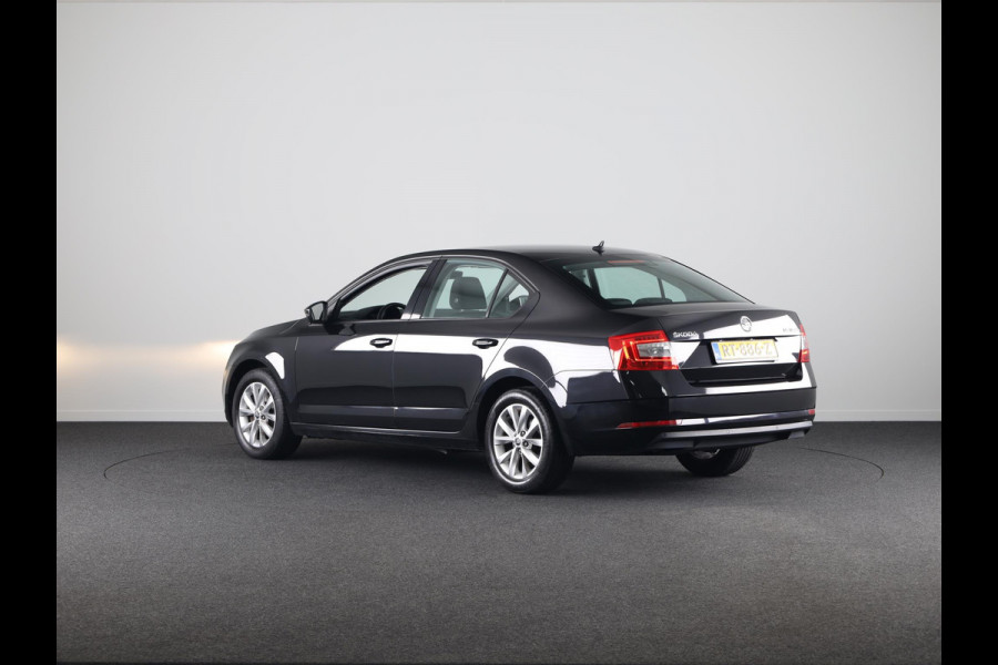 Škoda Octavia 1.0 TSI Greentech Ambition Business 116pk | Navigatie | Parkeersensoren achter | Cruise controle | 16 inch lichtmetalen velgen