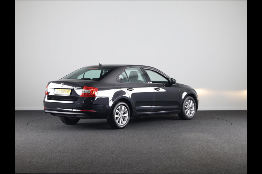 Škoda Octavia 1.0 TSI Greentech Ambition Business 116pk | Navigatie | Parkeersensoren achter | Cruise controle | 16 inch lichtmetalen velgen