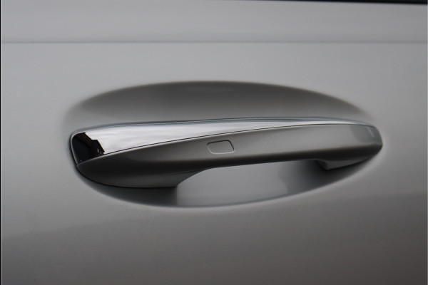 Mercedes-Benz EQB 300 4-MATIC AMG Line 67 kWh | Netto €38.500,- ex | Panoramadak | Camera | Widescreen | Keyless Go | Sfeerverlichting | Rijassistentiepakket | Stoelverwarming | Sierdelen met Achtergrondverlichting |