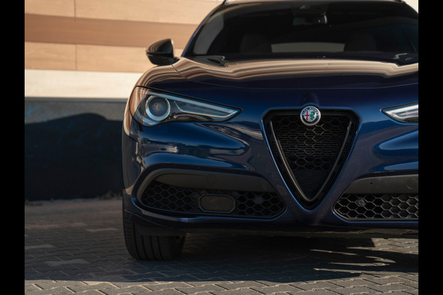 Alfa Romeo Stelvio 2.0T 280pk AWD Veloce | Harman/Kardon | 20 inch | Carplay | Blu Montecarlo | Camera