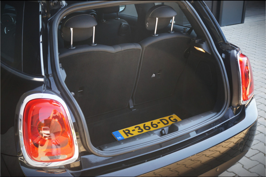 MINI Mini 1.5 Cooper Salt | Automaat | Stoelverwarming | PDC A. | Keyless | Airco | Cruise Control |