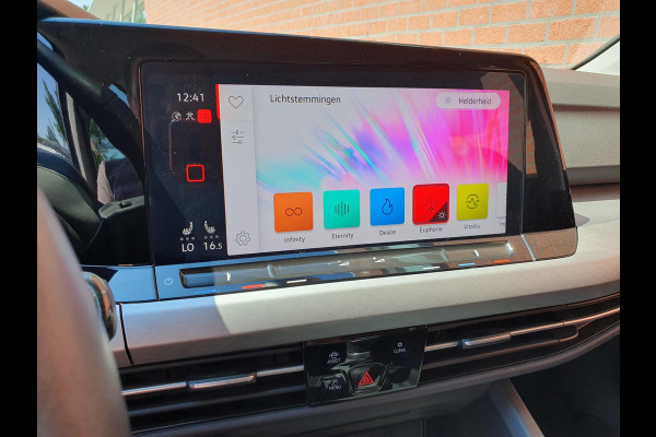 Volkswagen GOLF Variant 1.5 TSI 131pk Life Navigatie Apple Carplay/Android auto Climate Control Parkeersensoren Adaptive Cruise Control Stoel- en stuurverwarming Ledverlichting