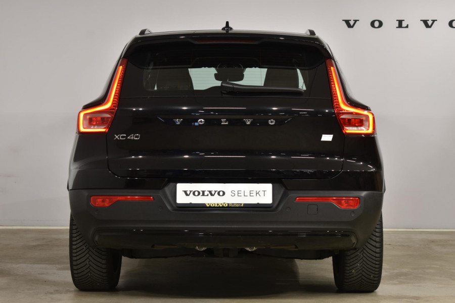 Volvo XC40 Recharge Plus 231PK / 70 KWh Batterij / Driver Assist / Nubuck Textiel bekleding / Climate pack / Trekhaak / Google Maps