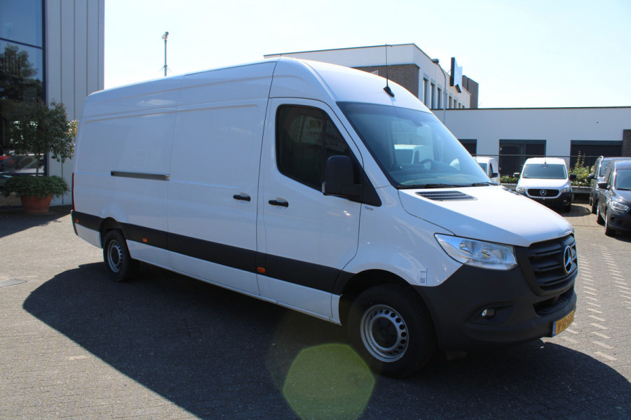 Mercedes-Benz Sprinter 317 CDI L3H2 MBUX met navigatie en camera, Geveerde stoel, Leder stuur