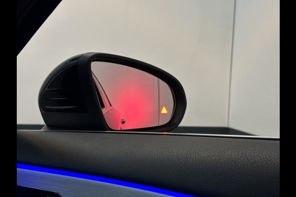 Mercedes-Benz A-Klasse 250 e AMG-Line | 360 View | Panorama | Keyless-Go | Widescreen | Memory | Multi-Beam LED | Sfeerverlichting | 19'' | Origineel NL | Premium Plus | Dodehoek | Carplay | Stoelverwarming | DAB | Draadloos Laden | Lane Assist | Getint Glas |