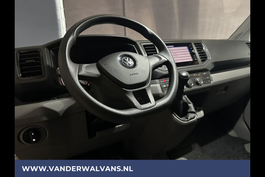 Volkswagen Crafter 2.0 TDI 140pk L3H3 L2H2 Euro6 Airco | Camera | Navigatie | LED | 3000kg Trekvermogen Apple Carplay, Android Auto, Chauffeursstoel, Stoelverwarming, Parkeersensoren