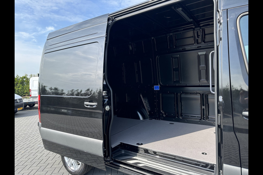 Mercedes-Benz Sprinter 319 CDI 191 PK 9G AUTOMAAT / 2024 FACELIFT MODEL !! / L2H2 / 3.5 TONS TREKHAAK / CAMERA / LED / APPLE CARPLAY