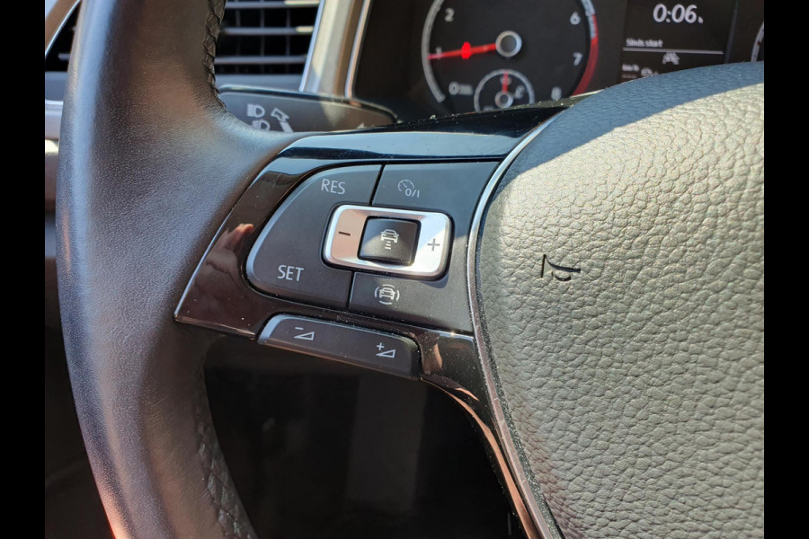 Volkswagen T-Roc 1.5 TSI 150pk DSG Style Team | Navigatie | Apple Carplay/Android Auto | Camera | Parkeersensoren | Adaptive Cruise Control | Elektrische achterklep | Stoel-en stuurverwarming | Getinte ramen | Climate Control