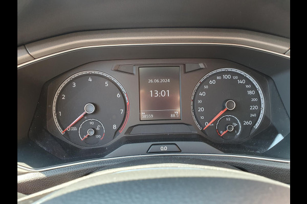 Volkswagen T-Roc 1.5 TSI 150pk DSG Style Team | Navigatie | Apple Carplay/Android Auto | Camera | Parkeersensoren | Adaptive Cruise Control | Elektrische achterklep | Stoel-en stuurverwarming | Getinte ramen | Climate Control