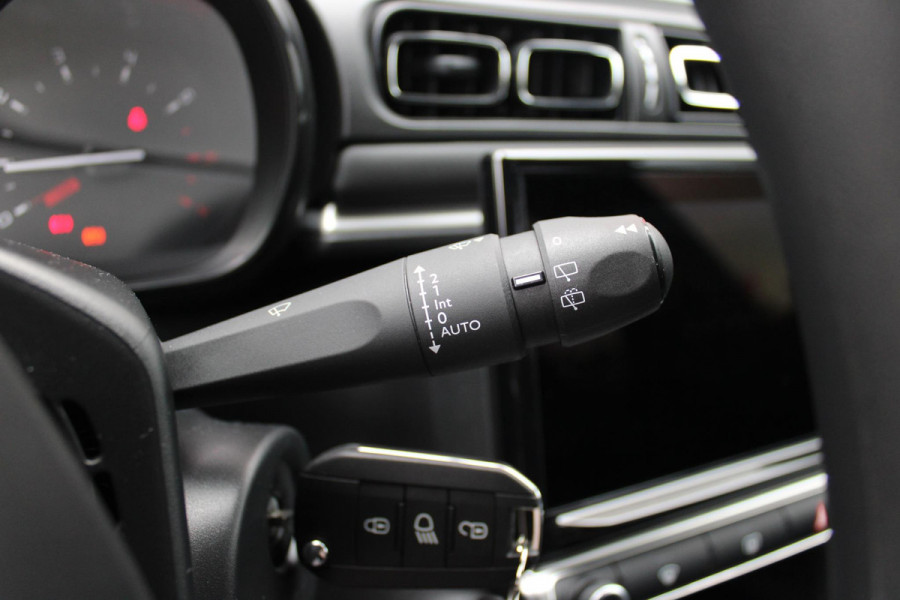 Citroën C3 1.2 82PK C-SERIES | NAVIGATIE 10" TOUCHSCREEN | APPLE CARPLAY/ANDROID AUTO | CRUISE CONTROL | CLIMATE CONTROL | LED KOPLAMPEN | REGEN/LICHT SENSOR | ZWART DAK | DAB+ RADIO | GETINTE RUITEN |