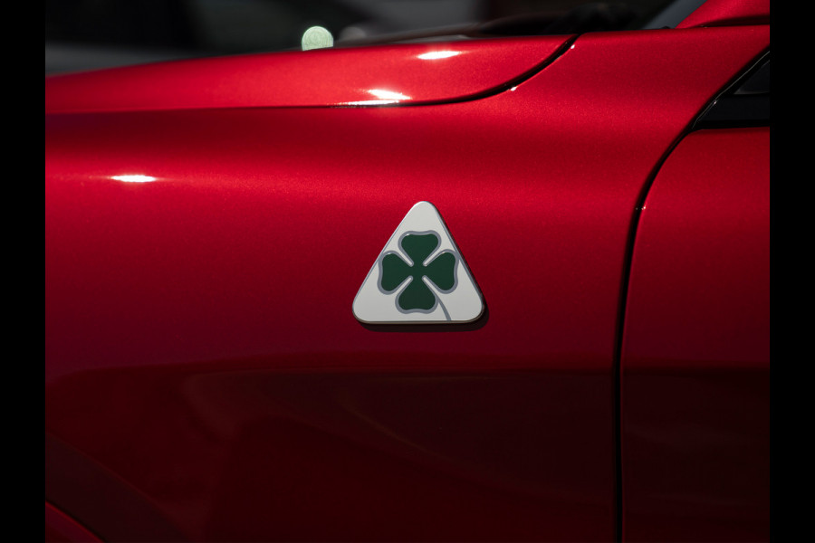 Alfa Romeo Stelvio 2.9 V6 AWD Quadrifoglio MY23 | Pano-dak | Carbon stoelen | Rosso Etna | Harman/Kardon