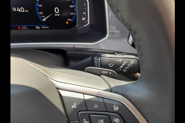 Volkswagen T-Roc 1.5 TSI 150pk DSG Style Plus | Navigatie | Apple Carplay/Android Auto | Parkeersensoren | Camera | Adaptive Cruise Control | Blind Spot Assist | Stoel- en stuurverwarming | Elektrische achterklep | Ledverlichting | Climate Control
