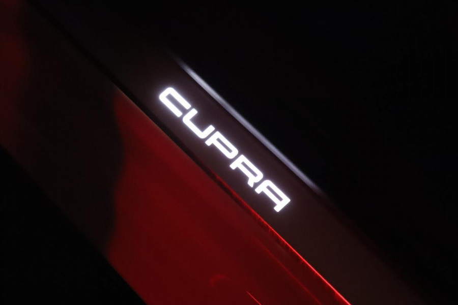 CUPRA Leon 1.4 TSI eHybrid PHEV FR | Adaptive Cruise | Stoel & Stuurverwarming | Carplay | Camera | Park Assist | Navigatie | Keyless