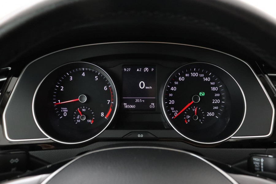 Volkswagen Passat 1.5 TSI Comfortline | Trekhaak | Adaptive cruise | Full LED | Navigatie | Keyless | Carplay | PDC | Getint glas