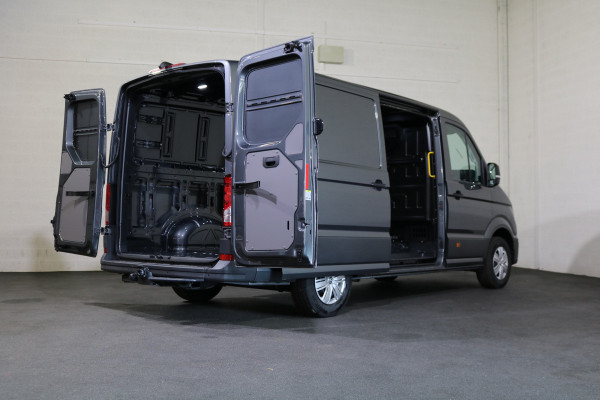 Volkswagen Crafter 2.0 TDI 177pk L3 H2 Automaat Airco Navigatie Camera Trekhaak