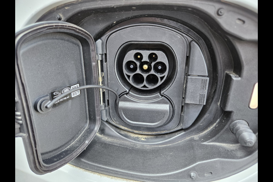 Land Rover Range Rover Evoque P300e AWD R-Dynamic S Plug In Hybrid PHEV | 360 Camera | 20"L.M | Apple Carplay | Meridian Sound | Lederen Sportstoelen | DAB | Stuurverwarming |
