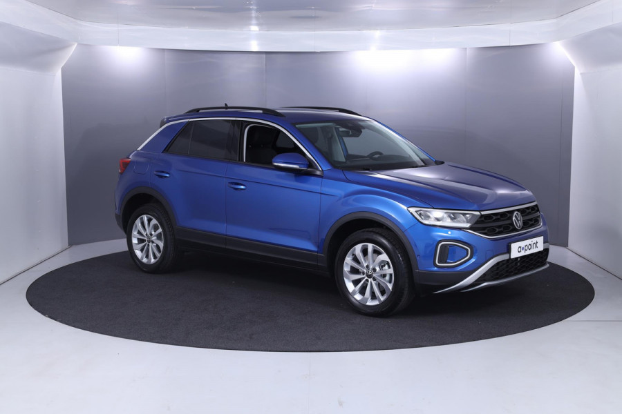 Volkswagen T-Roc Life Edition 1.0 85 kW / 115 pk TSI SUV 6 versn. H and