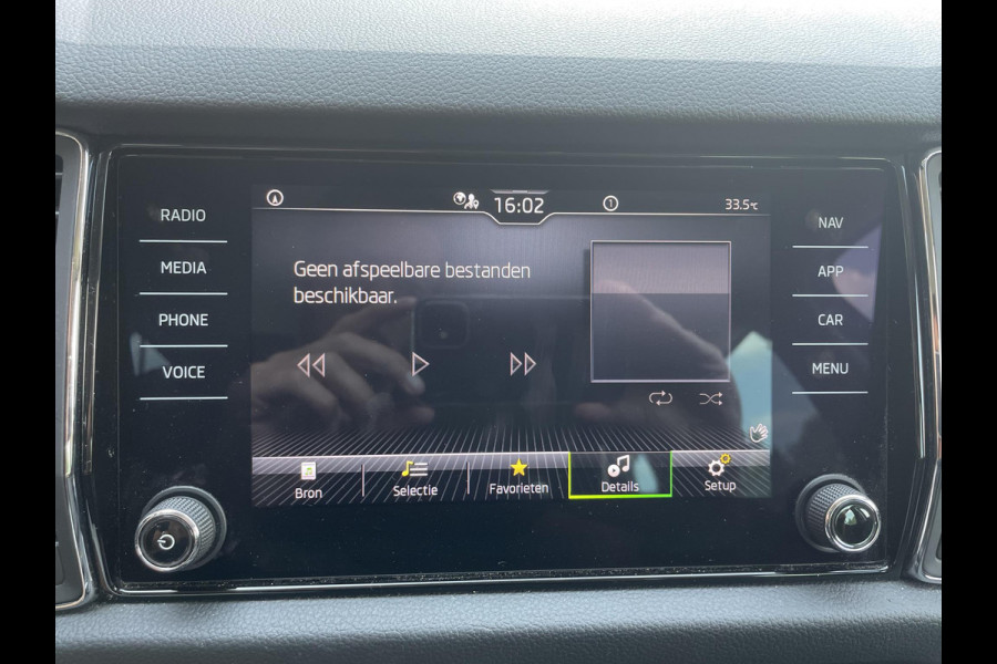 Škoda Kodiaq 1.5 TSI 150pk DSG Style 7p. | Navigatie | Apple Carplay/Android Auto | Adaptive Cruise Control | Parkeersensoren | Camera | Blind Spot Assist | Elektrische achterklep | Stoel- en stuurverwarming | Ledverlichting | Getinte ramen | Climate Control
