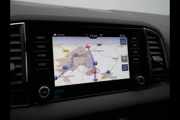 Škoda Karoq 1.5 TSI 150pk DSG Sportline Business Navigatie Pdc Clima Stoelverwarming 164