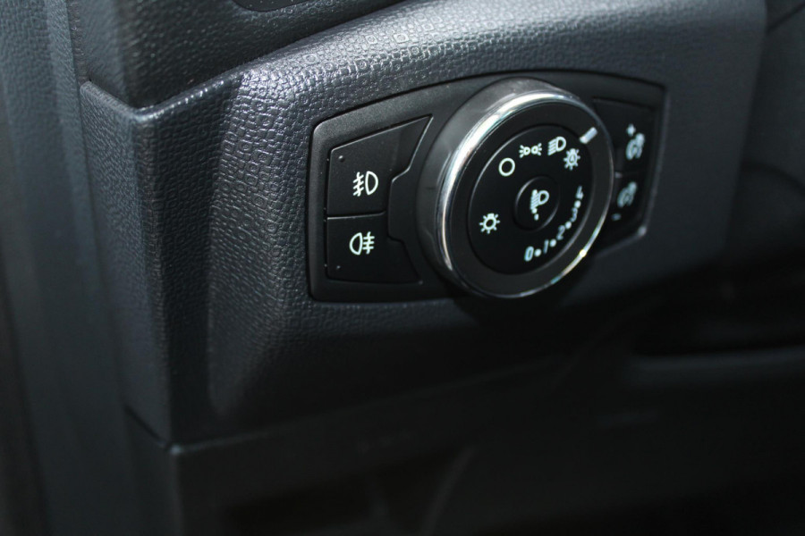 Ford EcoSport 1.0 EcoBoost Titanium 125pk | SYNC 3 Navigatie | Trekhaak | Climate Control | Cruise Control | Privacy Glass