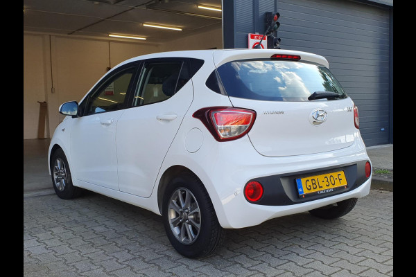 Hyundai i10 1.2 AUTOMAAT / 4 CIL. 88 PK / 31.000 KM / NWE BEURT + APK / LM-VELGEN / AIRCO IJSKOUD / GOEDE BANDEN / 100% RIJKLAAR !