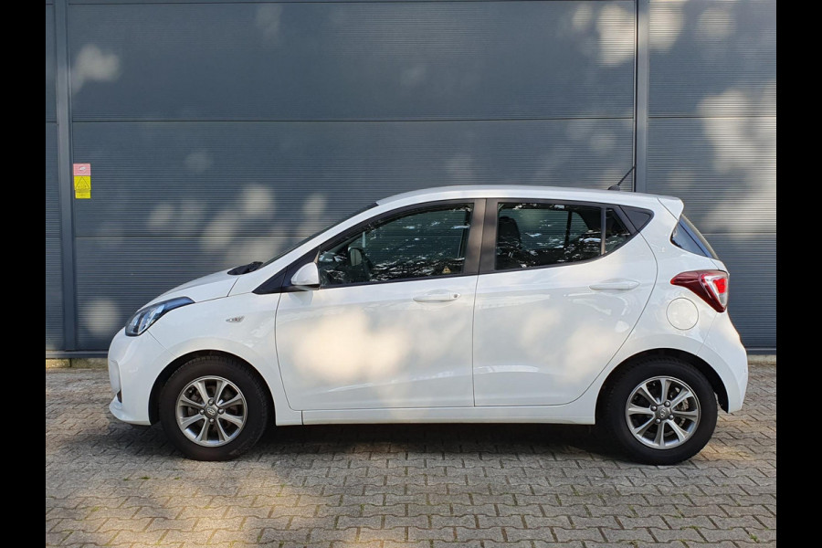 Hyundai i10 1.2 AUTOMAAT / 4 CIL. 88 PK / 31.000 KM / NWE BEURT + APK / LM-VELGEN / AIRCO IJSKOUD / GOEDE BANDEN / 100% RIJKLAAR !