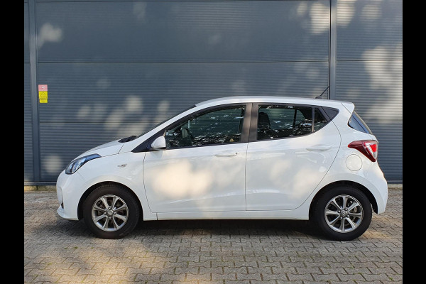 Hyundai i10 1.2 AUTOMAAT / 4 CIL. 88 PK / 31.000 KM / NWE BEURT + APK / LM-VELGEN / AIRCO IJSKOUD / GOEDE BANDEN / 100% RIJKLAAR !