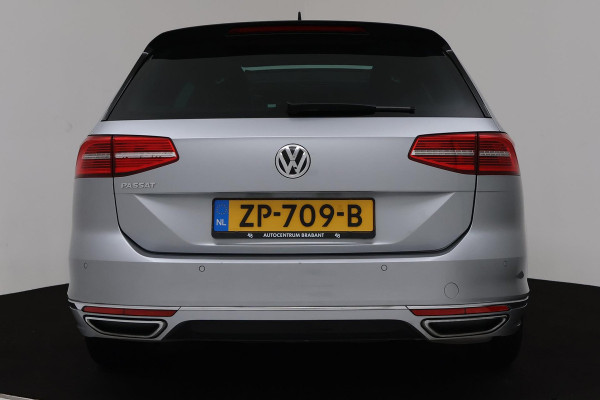 Volkswagen Passat Variant 1.5 TSI Highline Business R Automaat (PANORAMADAK, NAVIGATIE, CAMERA, CRUISE, NL-AUTO, GOED ONDERH)