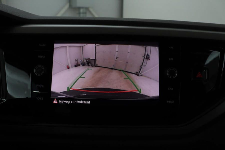 Volkswagen Polo 1.0 TSI Comfortline | Camera | Navigatie | Carplay | Climate control | Adaptive cruise | DAB | Getint glas | Bluetooth