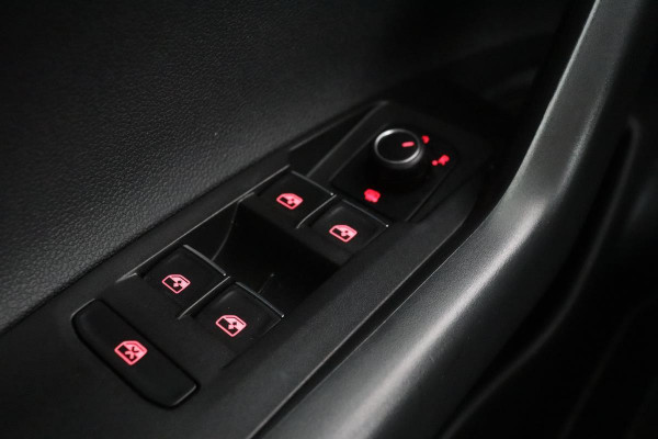 Volkswagen Polo 1.0 TSI Comfortline | Camera | Navigatie | Carplay | Climate control | Adaptive cruise | DAB | Getint glas | Bluetooth