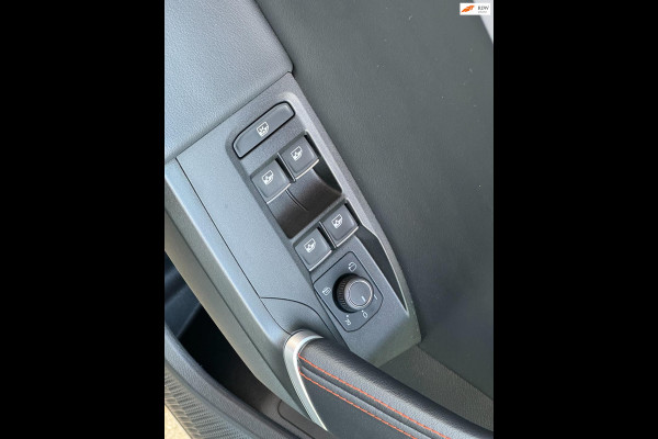 Seat Leon Sportstourer 1.5 eTSI FR LED ACC Pano Carplay Cam