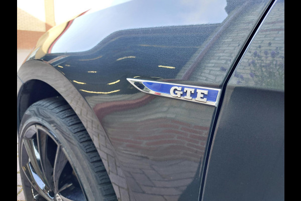 Volkswagen Golf 1.4 TSI GTE Connected Series | Trekhaak | NL auto