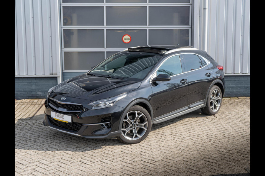 Kia Xceed 1.4 T-GDi DynamicPlusLine | Stoel en stuurverwarming | Achteruitrijcamera | Navigatie |