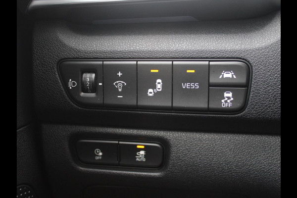 Kia e-Niro ExecutiveLine 64 kWh | Leder | LED | Adapt. Cruise | Clima | Navi | Camera | Schuif-/ Kanteldak