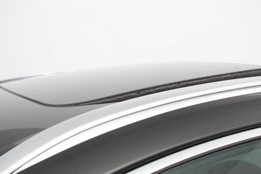 Volvo XC60 2.0 T8 PHEV Twin Engine AWD Inscription | Navigatie | Leder | Panorama dak | Trekhaak | Dab | Led | Adaptive Cruise control | Electrisch bedienbare achterklep | Camera