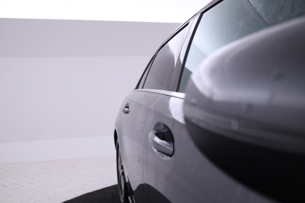Mercedes-Benz A-Klasse 180 Business Solution Navigatie, Climate, Leder,