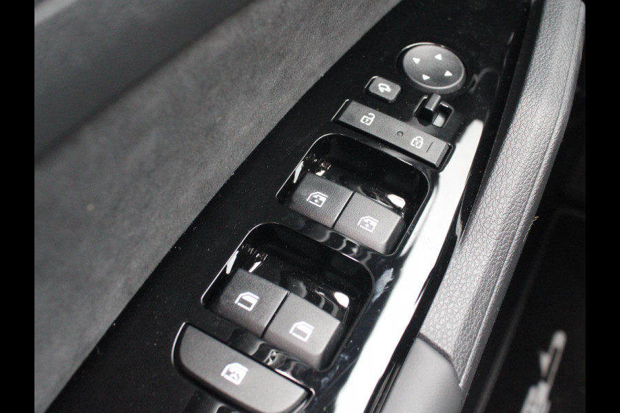 Kia Sportage 1.6 T-GDi Plug-in Hybrid AWD GT-Line | Direct leverbaar | Stoel-/Stuurverwarming | Schuif-/kanteldak | Keyless| Navi+Carplay |