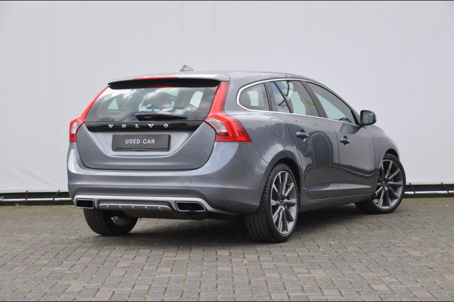 Volvo V60 T4 190PK Nordic+ / Standkachel / Parkeersensoren voor + achter / Stoelverwarming / Verwarmbare voorruit / Regensensor /