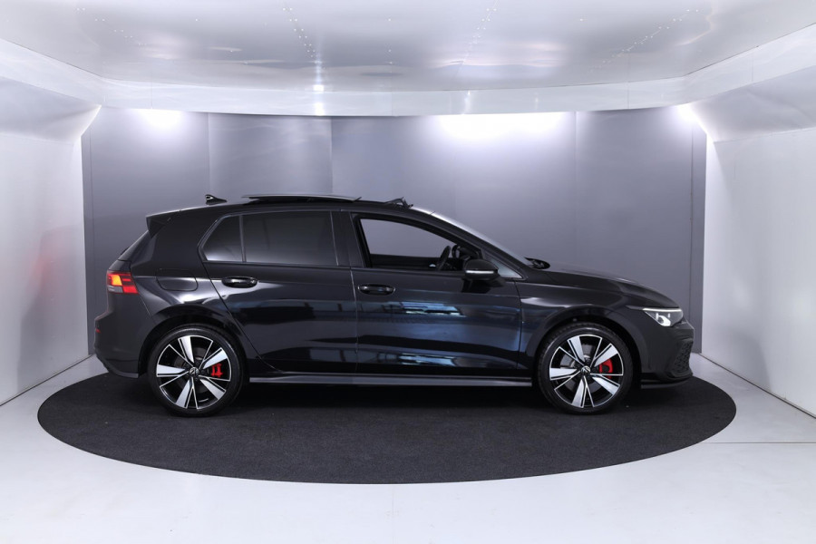 Volkswagen Golf 1.4 eHybrid GTE 245 pk Automaat (DSG) | Navigatie | Panoramadak | Parkeersensoren | Achteruitrijcamera | Stoelverwarming |