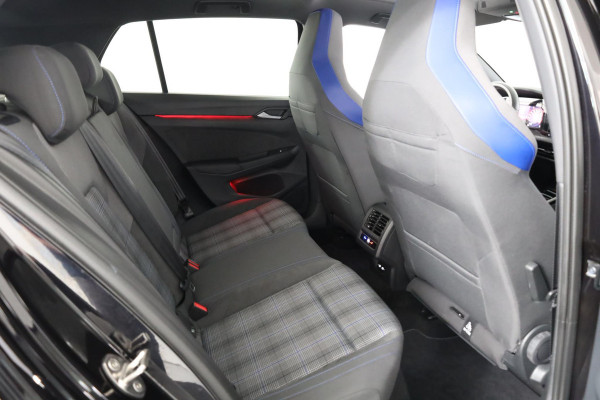 Volkswagen Golf 1.4 eHybrid GTE 245 pk Automaat (DSG) | Navigatie | Panoramadak | Parkeersensoren | Achteruitrijcamera | Stoelverwarming |