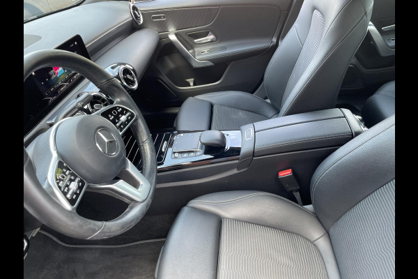 Mercedes-Benz A-Klasse 200 163pk DCT Progressive | Navigatie | Parkeersensoren | Camera | Cruise Control | Stoelverwarming | Ledverlichting | Climate Control