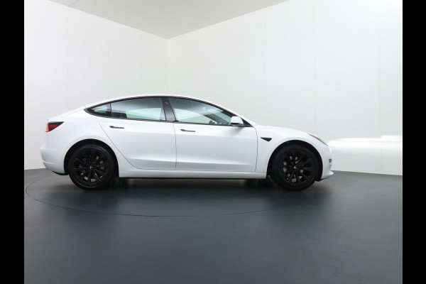 Tesla Model 3 Standard RWD Plus 60 kWh | *31.899,- NA SUBSIDIE* | BTW VERREKENBAAR! | PANO | LEDER | STOELVERWARMING