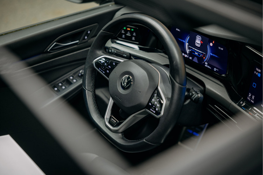 Volkswagen Golf 2.0 TDI GTD | Panoramadak | IQ Light | stoelverwarming |