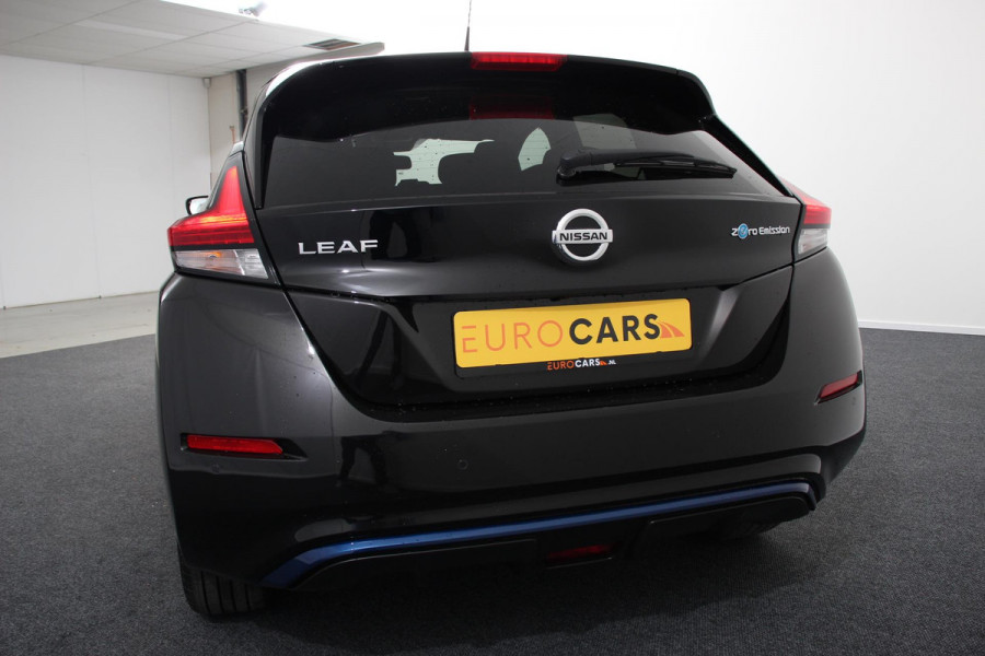 Nissan Leaf N-Connecta 40 kWh | € 2000,- subsidie mogelijk particulier! | Navigatie | Bluetooth | Cruise Control | Lichtmetalen Velgen | Camera