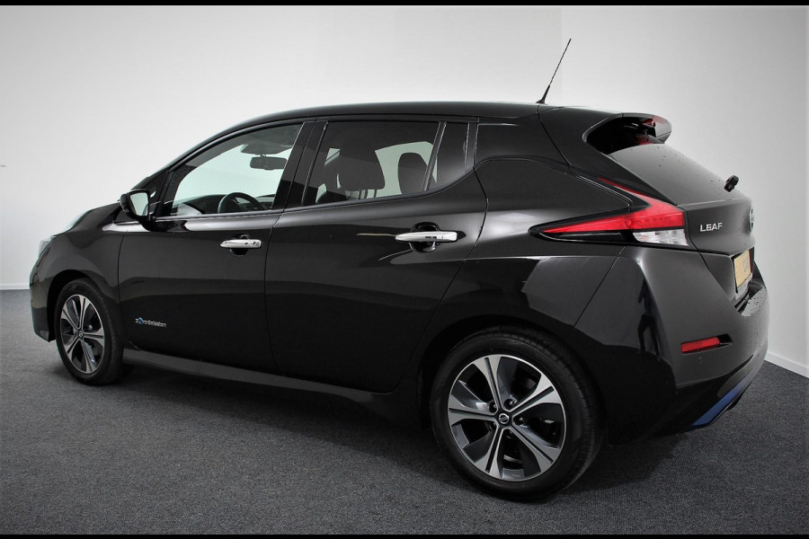 Nissan Leaf N-Connecta 40 kWh | € 2000,- subsidie mogelijk particulier! | Navigatie | Bluetooth | Cruise Control | Lichtmetalen Velgen | Camera