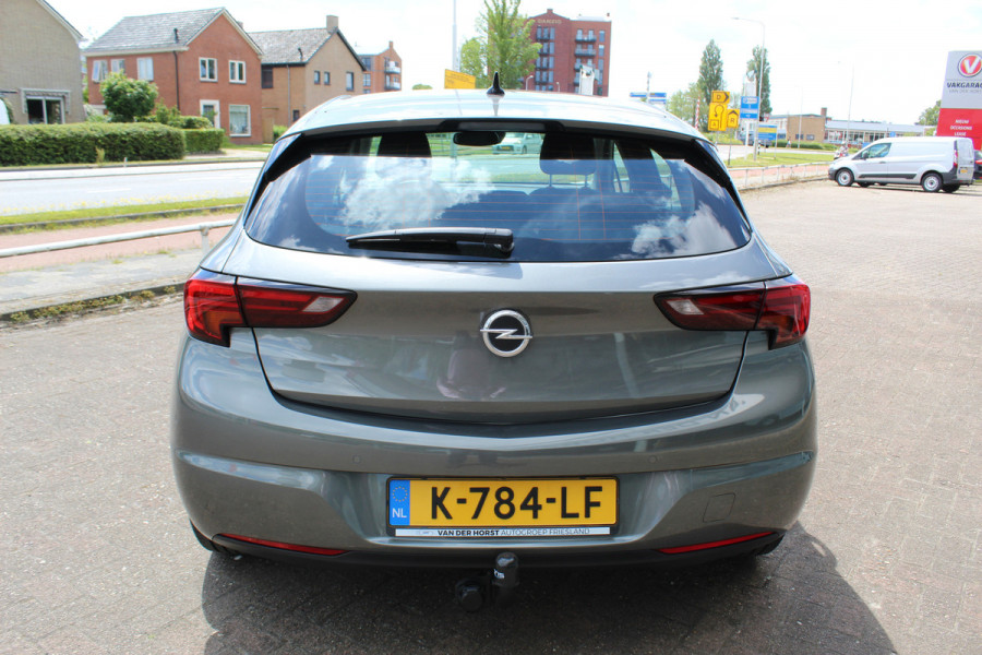 Opel Astra 1.2 146 pk Elegance 5 deurs Trekhaak, Parkeer sensoren V+A, Achteruitrijcamera, LM velgen, Navigatie, Cruise control Comfort Stoelen, DAB, Apple Carplay, Keyless entry